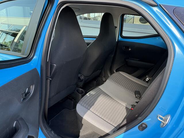 Toyota AYGO 1.0 VVT-i X-Play Automaat 5-drs. CAMERA/CARPLAY/MEDIA/LIMITER