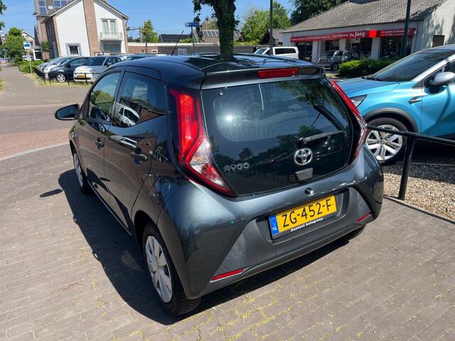 Toyota AYGO 1.0 VVT-I X-FUN 5-DEURS / AIRCO / RADIO / ELEK. RAMEN / LED / BLUETOOTH / METALLIC LAK