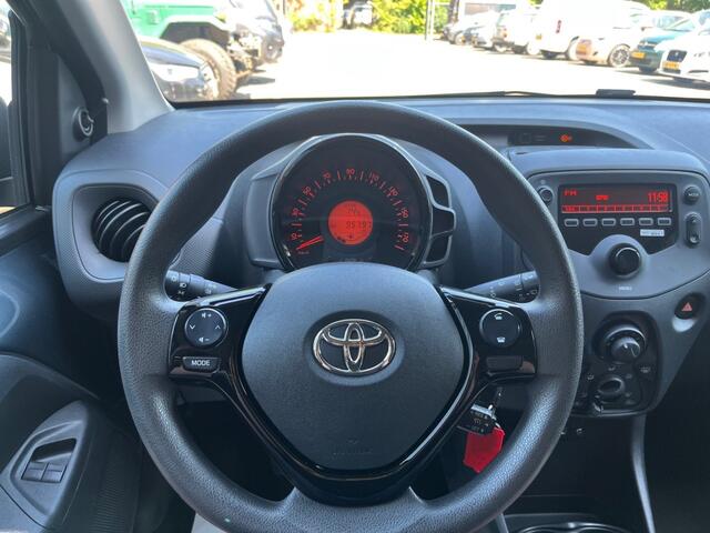 Toyota AYGO 1.0 VVT-I X-FUN 5-DEURS / AIRCO / RADIO / ELEK. RAMEN / LED / BLUETOOTH / METALLIC LAK