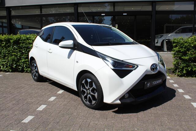 Toyota AYGO 1.0 VVT-i x-joy | Rijklaar | Stoelverw. | Clima | Apple/Android | Camera | All-season | LM-velgen