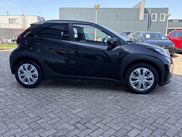Toyota AYGO X 1.0 VVT-i MT Play