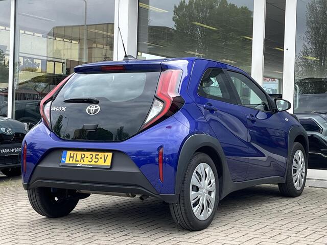 Toyota AYGO X 1.0 VVT-i S-CVT Play