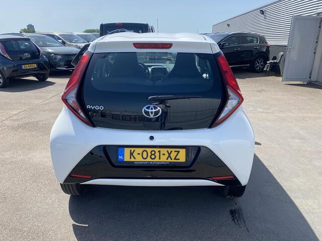 Toyota AYGO 1.0 VVT-i x-play Apple Carplay/Android Auto, achteruitrij camera, airconditioning, Nederlandse auto!