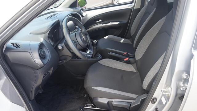 Toyota AYGO X 1.0 VVT-i MT Play Apple Carplay/Android Auto | Achteruitrijcamera | Climate Control | Adapt Cruise Control