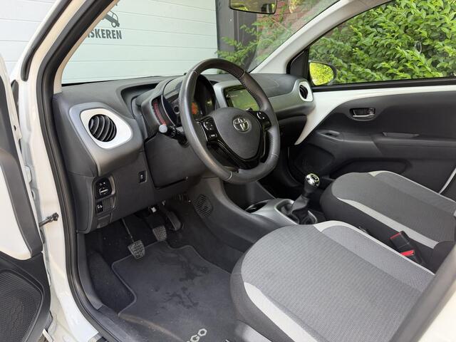 Toyota AYGO 1.0 VVT-i x-play AIRCO CAMERA LED