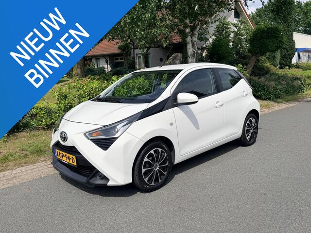 Toyota AYGO 1.0 VVT-i X-play 72PK AutomaatoAircooCamera