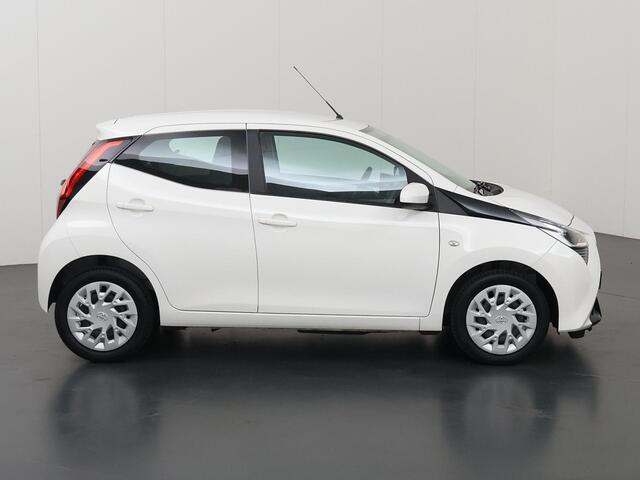 Toyota AYGO 1.0 VVT-i x-play | Airco | Apple Carplay/Android Auto | Parkeercamera | Bluetooth |