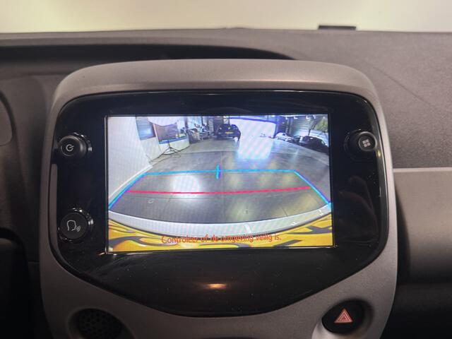 Toyota AYGO 1.0 VVT-i x-play | Apple CarPlay | Lage KM-stand | Achteruitrijcamera |