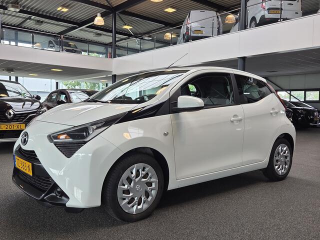 Toyota AYGO 1.0 VVT-i x-play limited