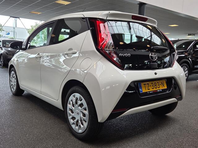 Toyota AYGO 1.0 VVT-i x-play limited