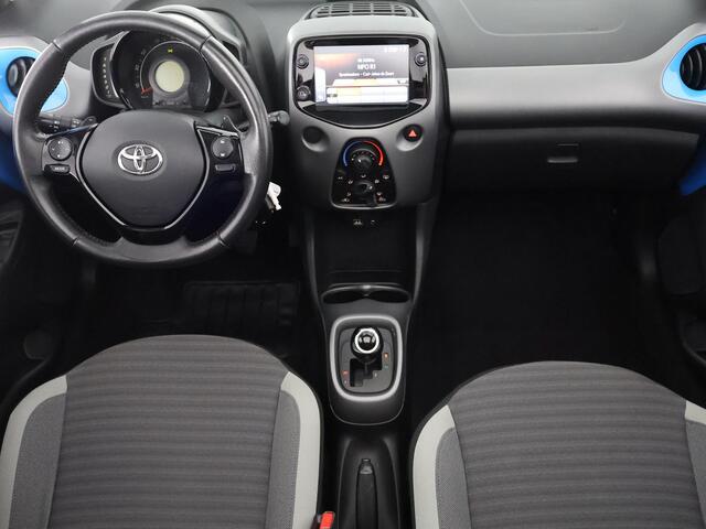 Toyota AYGO 1.0 VVT-i X-Play Cabrio Bi-Tone Automaat | Apple Carplay & AndroidAUTO | Airco | Camera |