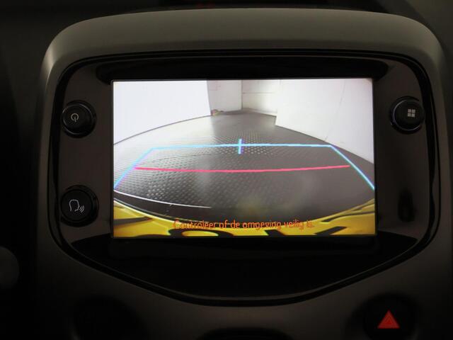Toyota AYGO 1.0 VVT-i X-Play Cabrio Bi-Tone Automaat | Apple Carplay & AndroidAUTO | Airco | Camera |