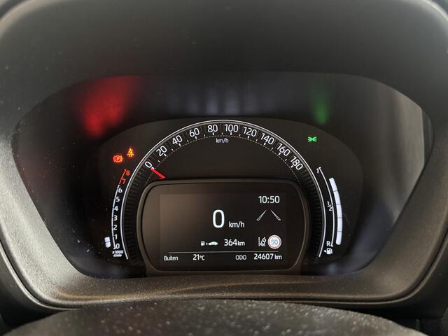 Toyota AYGO X 1.0 VVT-i MT Play | Rood Sticker pakket | CarPlay | Camera achter |