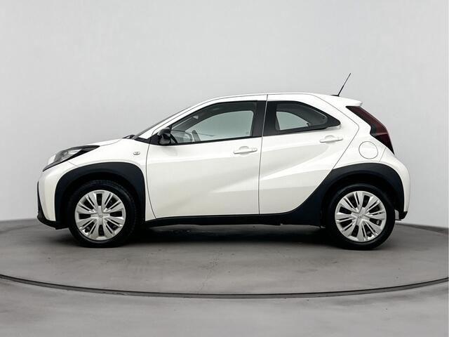 Toyota AYGO X 1.0 VVT-i MT Play | Apple Carplay & Android Auto | Parkeercamera | Onderweg-naar-dealer