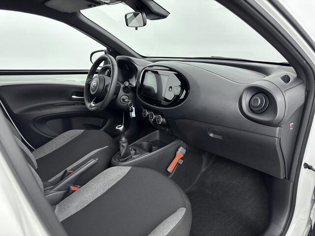 Toyota AYGO X 1.0 VVT-i MT Play | Apple Carplay & Android Auto | Parkeercamera | Onderweg-naar-dealer