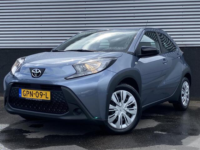 Toyota AYGO X 1.0 VVT-i MT Play Navigatie Apple CarPlay/Android Auto, achteruitrij camera, Nederlandse auto, adaptieve cruise control