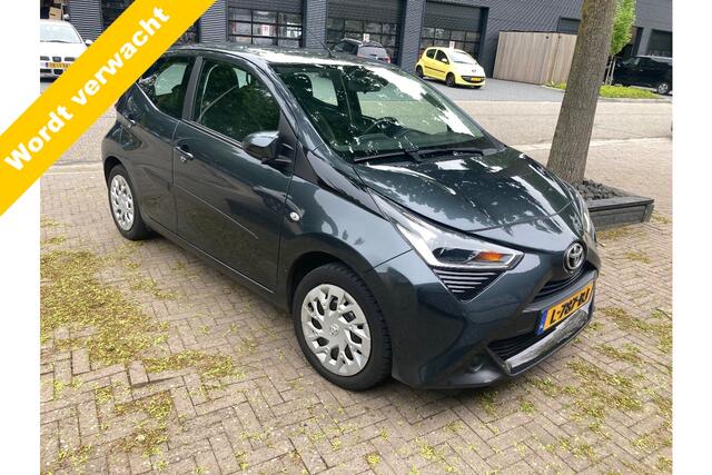 Toyota AYGO 1.0 VVT-i x-Play AUT! 1e Eig! Camera! Trekhaak! VERWACHT!