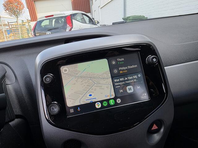 Toyota AYGO 1.0 VVT-i x-Play AUT! 1e Eig! Camera! Trekhaak! VERWACHT!