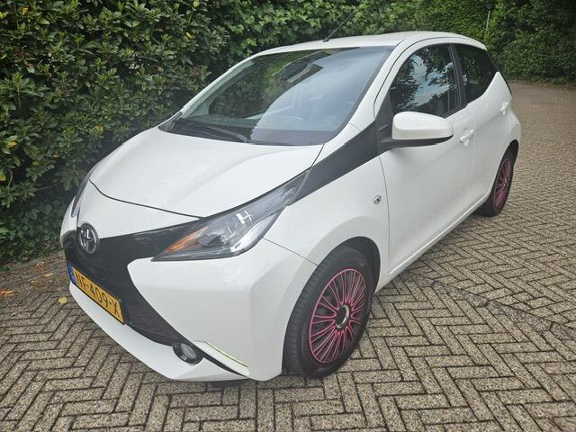 Toyota AYGO 1.0 VVT-i x-play Camera