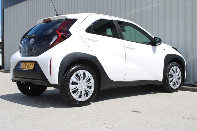 Toyota AYGO X 1.0 VVT-i MT Play | Incl. 12 maanden garantie | Adaptieve cruise control | Apple carplay/Android auto | DAB radio | Airco | Groot scherm | Parkeercamera |