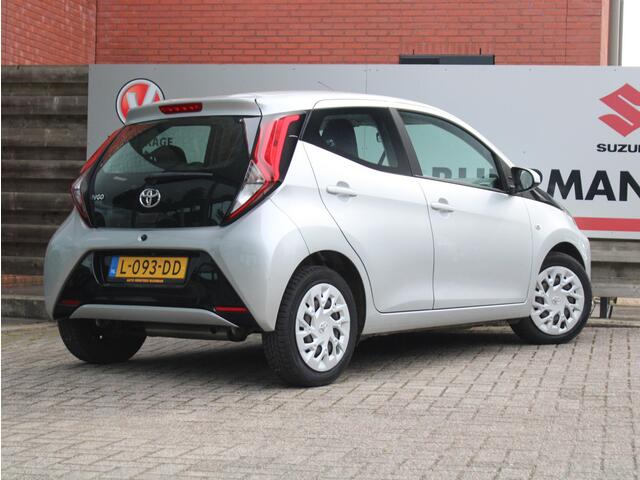 Toyota AYGO 1.0 VVT-i x-play