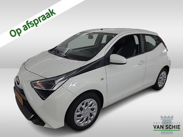 Toyota AYGO 1.0 VVT-i x-play limited 2e-Eig. & Keurig-Onderh. BOVAG-Garantie. NL-Auto.