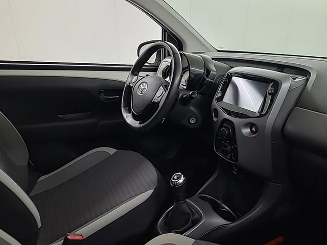 Toyota AYGO 1.0 VVT-i x-play limited 2e-Eig. & Keurig-Onderh. BOVAG-Garantie. NL-Auto.