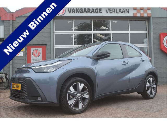 Toyota AYGO X Hybrid 115 play LM-velg, stoelverw. ACC, Camera