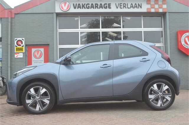 Toyota AYGO X Hybrid 115 play LM-velg, stoelverw. ACC, Camera