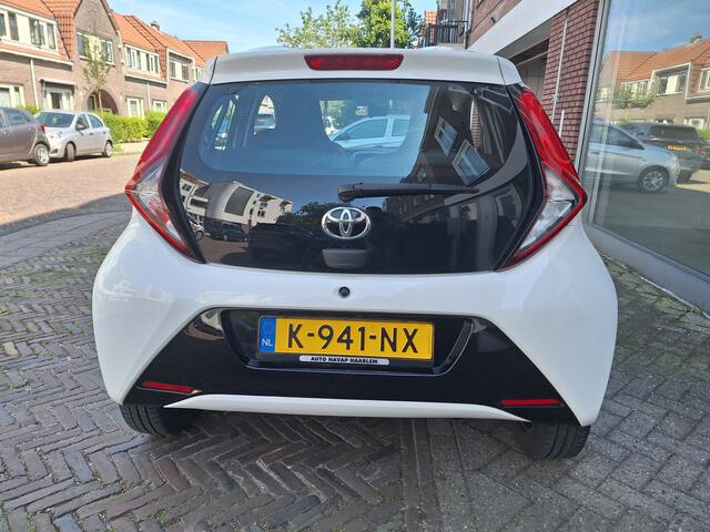 Toyota AYGO 1.0 VVT-i X-Play 5Drs /Camera/Navi/Apple/Android/1e Eig/Garantie