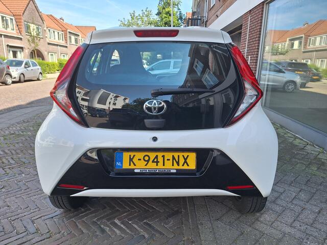 Toyota AYGO 1.0 VVT-i X-Play 5Drs /Camera/Navi/Apple/Android/1e Eig/Garantie