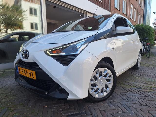 Toyota AYGO 1.0 VVT-i X-Play 5Drs /Camera/Navi/Apple/Android/1e Eig/Garantie