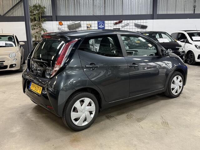 Toyota AYGO 1.0 VVT-i x-play // Aico // carplay