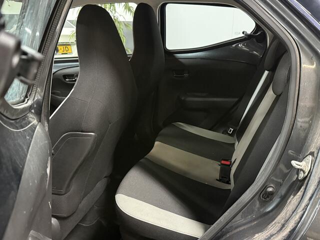 Toyota AYGO 1.0 VVT-i x-play // Aico // carplay