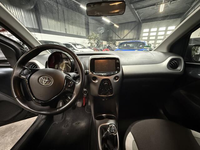 Toyota AYGO 1.0 VVT-i x-play // Aico // carplay