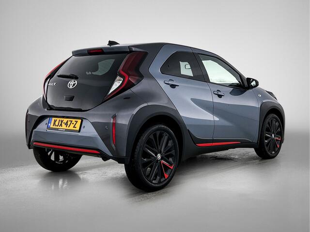 Toyota AYGO X 1.0 VVT-i MT Undercover Premium | Parkeersensoren V+A | JBL-Audio | Stoelverwarming | Onderweg-naar-dealer