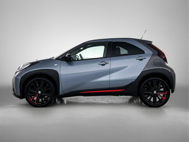 Toyota AYGO X 1.0 VVT-i MT Undercover Premium | Parkeersensoren V+A | JBL-Audio | Stoelverwarming | Onderweg-naar-dealer