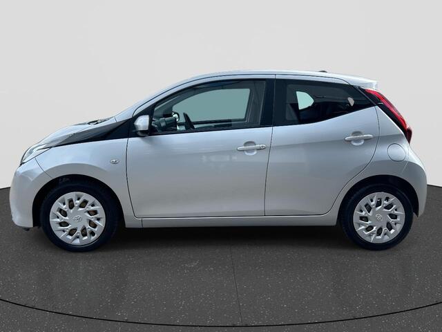 Toyota AYGO 1.0 VVT-i x-play RIJKLAAR | Airco | Camera | AppleCarplay & Android Auto
