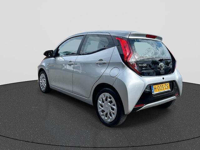 Toyota AYGO 1.0 VVT-i x-play RIJKLAAR | Airco | Camera | AppleCarplay & Android Auto