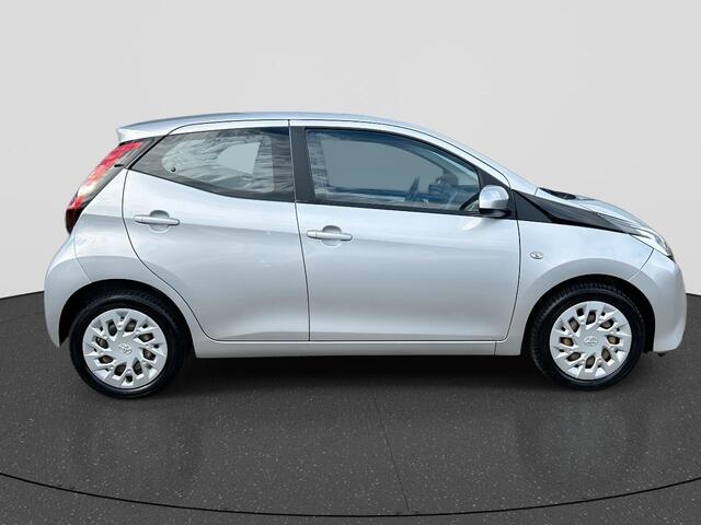 Toyota AYGO 1.0 VVT-i x-play RIJKLAAR | Airco | Camera | AppleCarplay & Android Auto