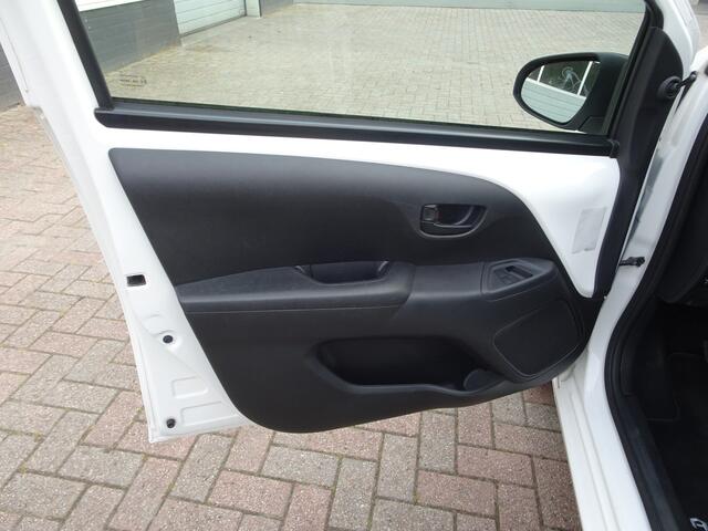 Toyota AYGO 1.0 VVT-i x-fun Airco, elektrische ramen, centrale vergrendeling, enz.