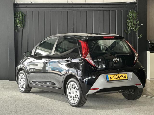 Toyota AYGO 1.0 VVT-i x-play | 1 Eigenaar | Camera | Apple Carplay/Android Auto | Airco | Hill Hold Functie |