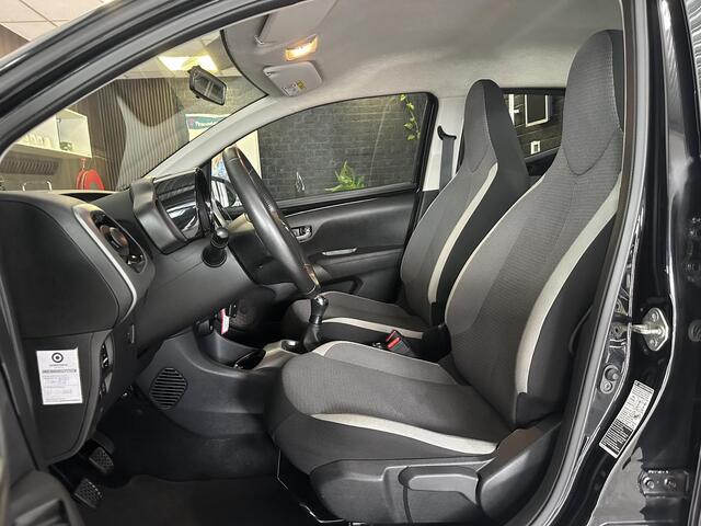 Toyota AYGO 1.0 VVT-i x-play | 1 Eigenaar | Camera | Apple Carplay/Android Auto | Airco | Hill Hold Functie |