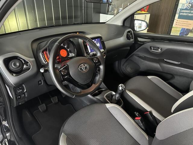 Toyota AYGO 1.0 VVT-i x-play | 1 Eigenaar | Camera | Apple Carplay/Android Auto | Airco | Hill Hold Functie |