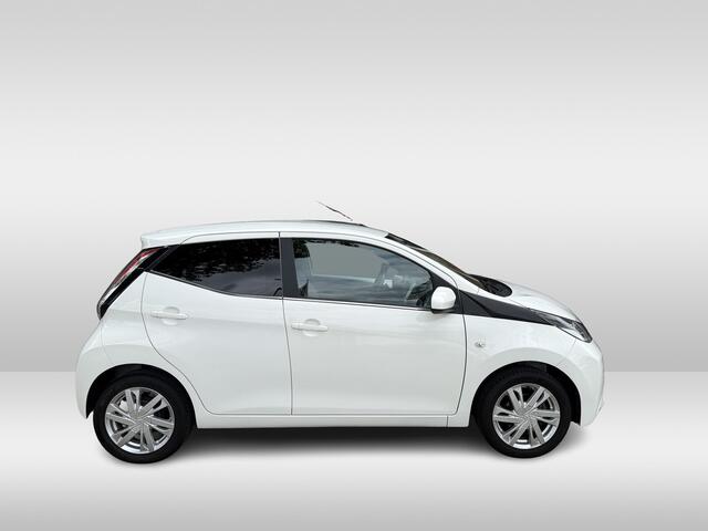 Toyota AYGO 1.0 VVT-i x | achteruitrijcamera | airco | 15 inch allseason | zuinig |