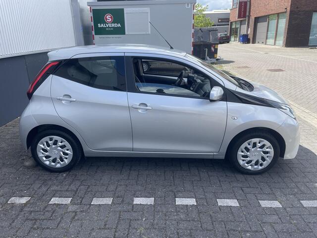 Toyota AYGO 1.0 VVT-i x-play