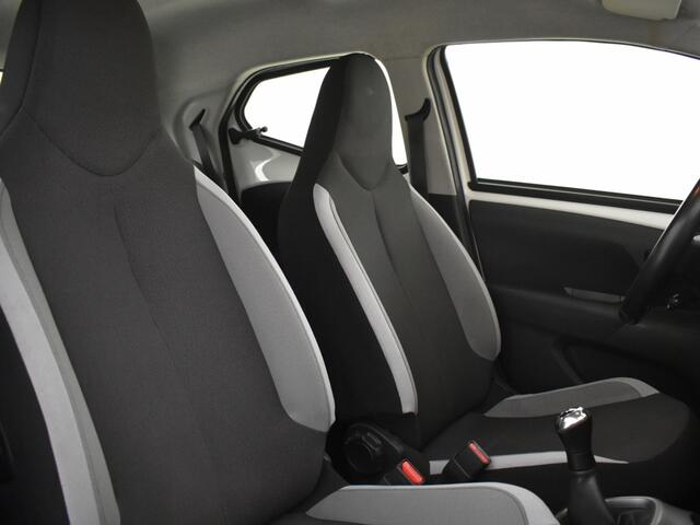 Toyota AYGO 1.0 VVT-i x-play | Carplay | Camera | Airco