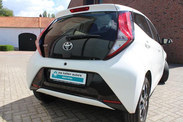 Toyota AYGO 1.0 VVT-i x-cite