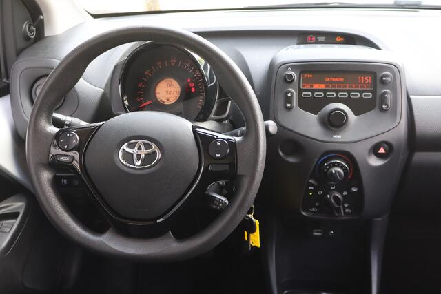 Toyota AYGO 1.0 VVT-i x-fun NL-Auto!! Airco I Audio I Stuurbekr.,