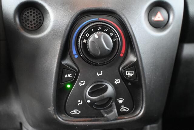 Toyota AYGO 1.0 VVT-i X-Fun Airco LED Elektrisch Pakket! Rijklaarprijs! Inruil Mogelijk!